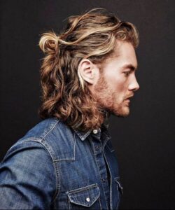 Shoulder-Length Waves Haircut